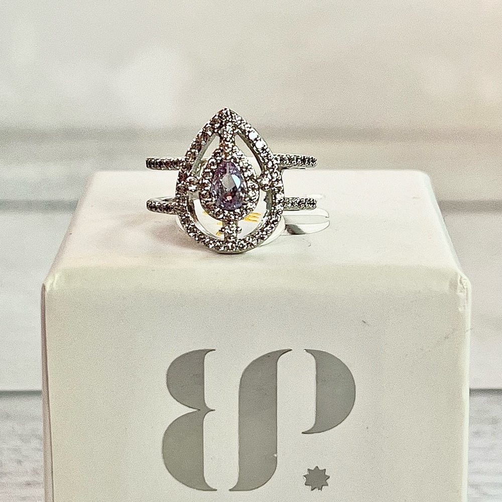 Elegant Silver and Purple Teardrop Ring